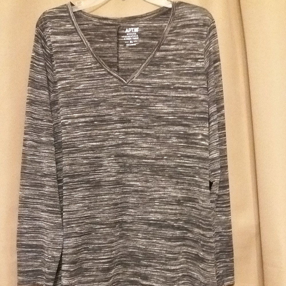 Apt. 9 V neck tunic